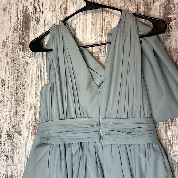 Sachin & Babi Besiktas Gown in Powder Blue Size 4 NWT - Picture 7 of 8